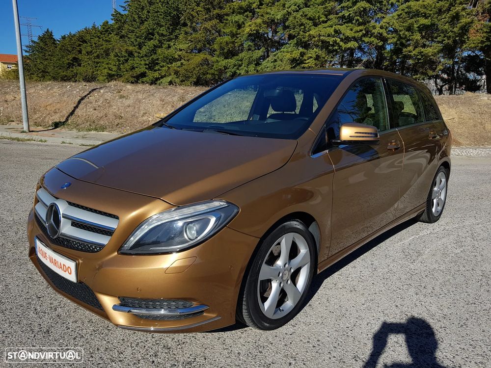 Mercedes-Benz B 180