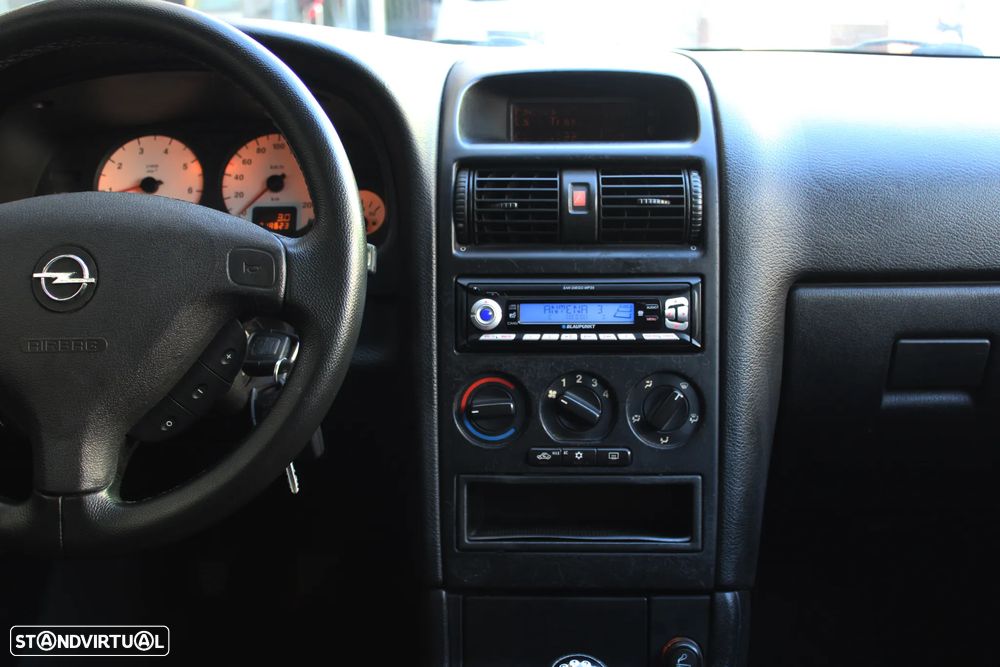 Opel Astra 1.6i Sport - 18