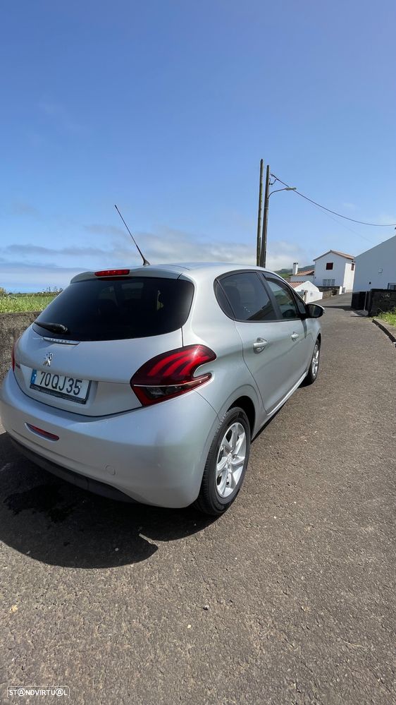 Peugeot 208 1.4 HDi - 4