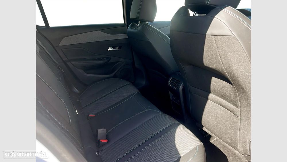 Peugeot 308 1.2 PureTech Allure - 18