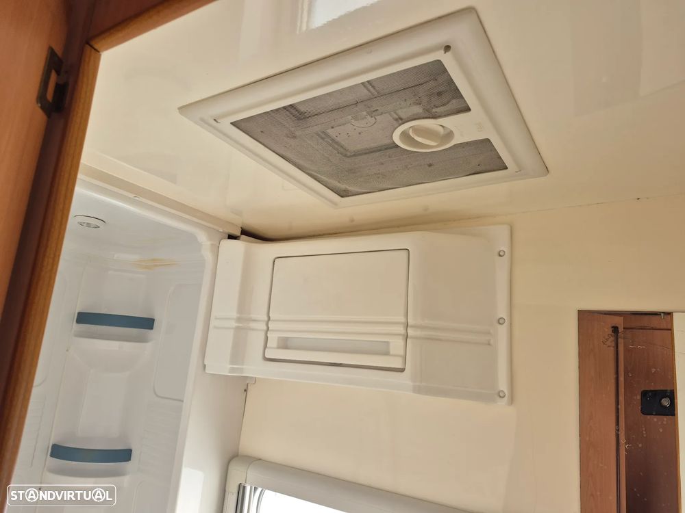 Sky Capuchine FIAT DUCATO 2.8 JTD  - SKY - 7 LUGARES - 6 DORMIDAS - 40