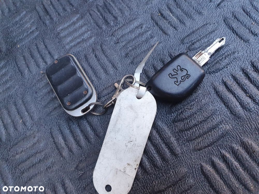 Kluczyk Pilot Do PEUGEOT 206 207 307 406 407 - 1