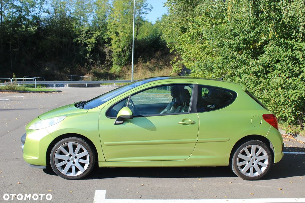 Peugeot 207 2008 photo 2