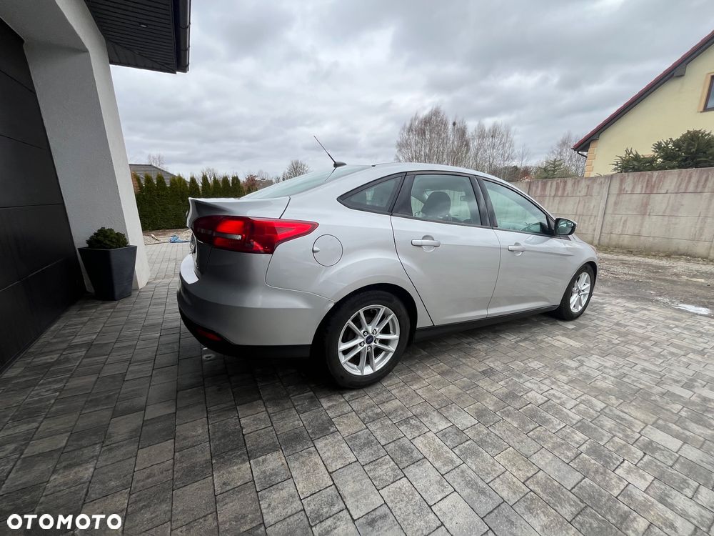 Ford Focus ver-2-0-trend - 26