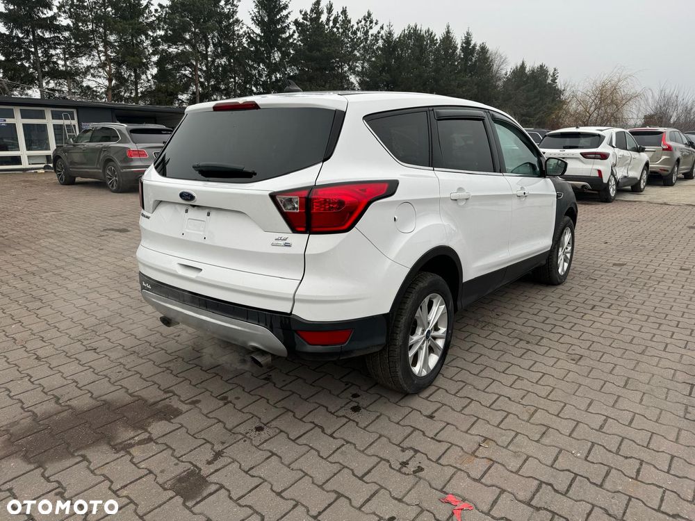 Ford Kuga - 1
