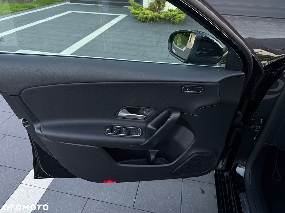 Mercedes-Benz Klasa A 180 d 8G-DCT Progressive - 19
