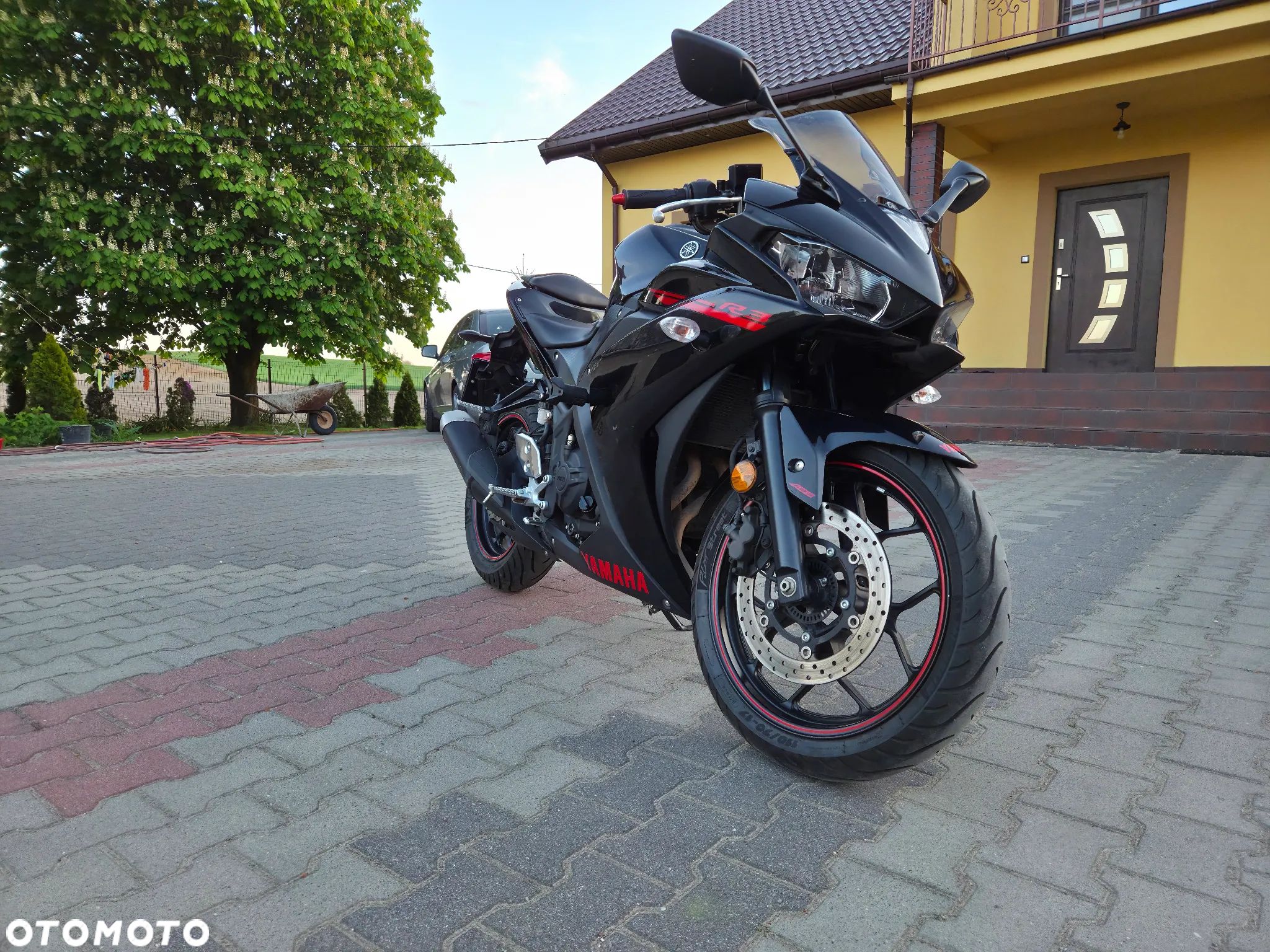 Yamaha R3 - 1