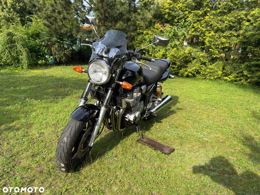Yamaha XJR - 2