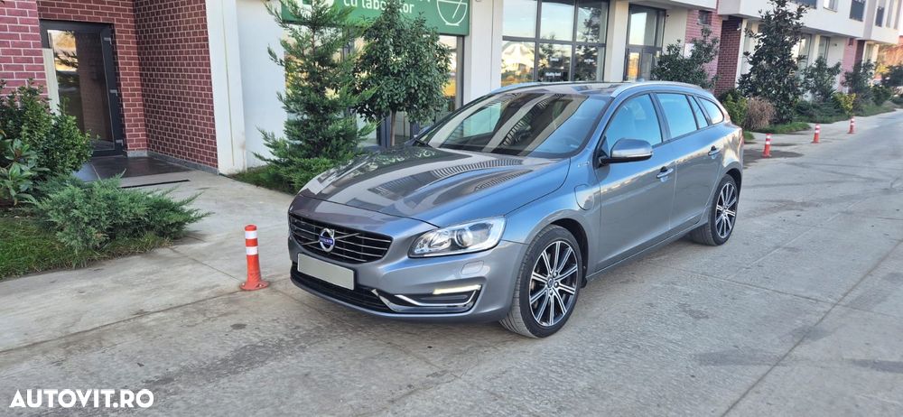 Volvo V60 D6 Plug-In-Hybrid AWD Geartronic Pure Limited - 1