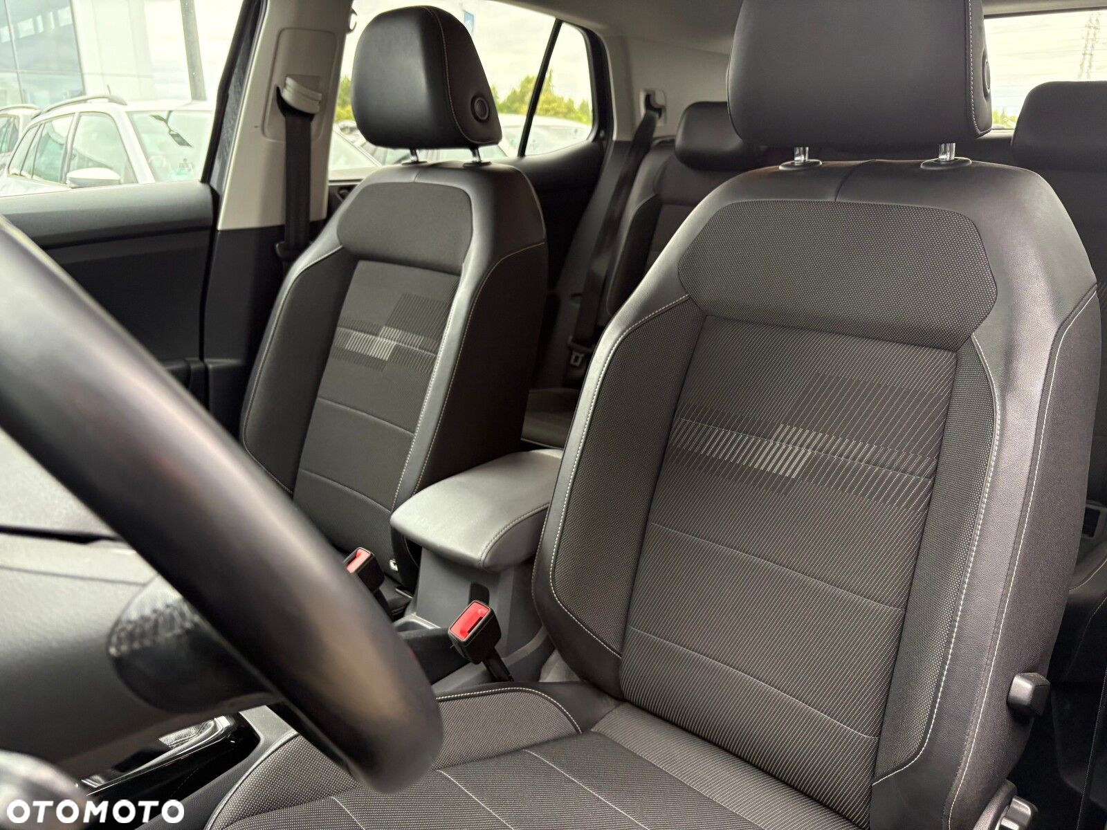 Volkswagen T-Cross - 12