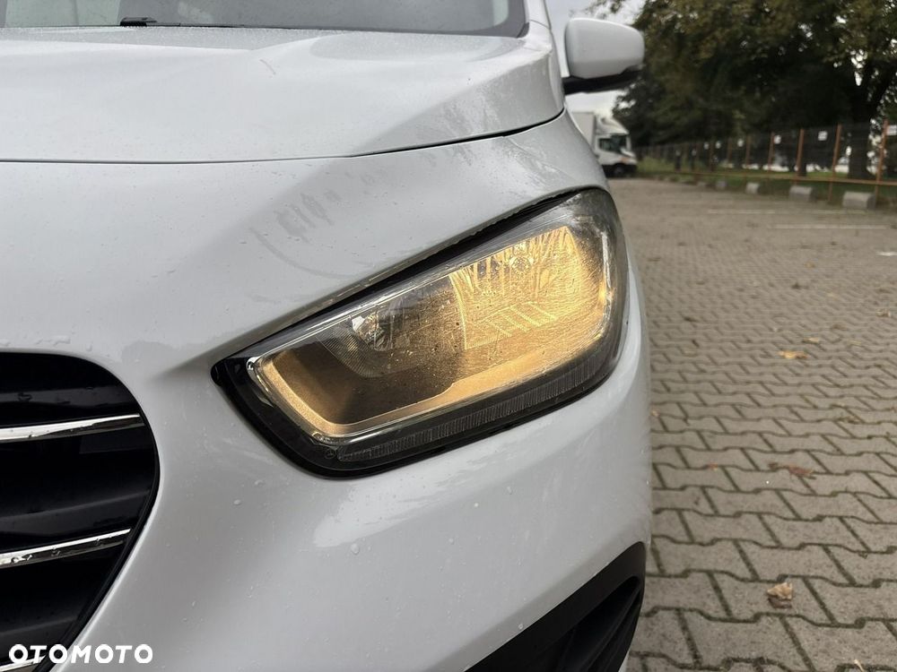 Mercedes-Benz Klasa T 180 d - 9