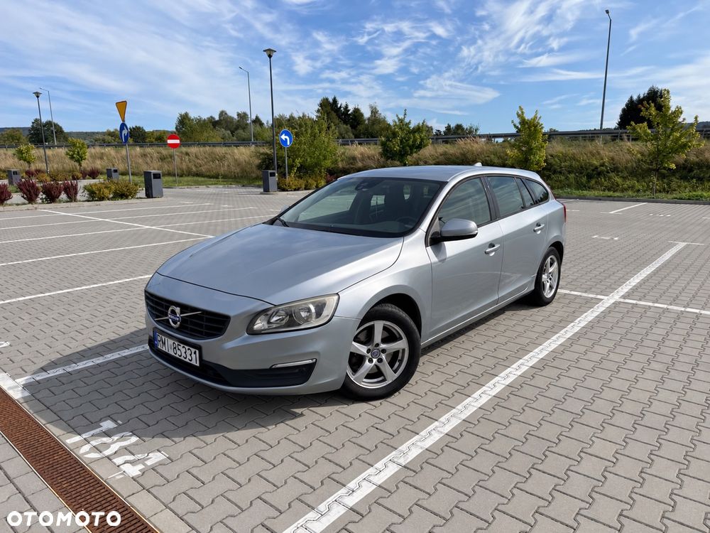 Volvo V60 D2 Drive-E Dynamic Edition (Momentum) - 1