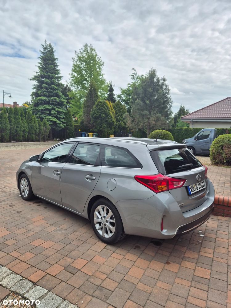 Toyota Auris 2.0 D-4D Executive - 9