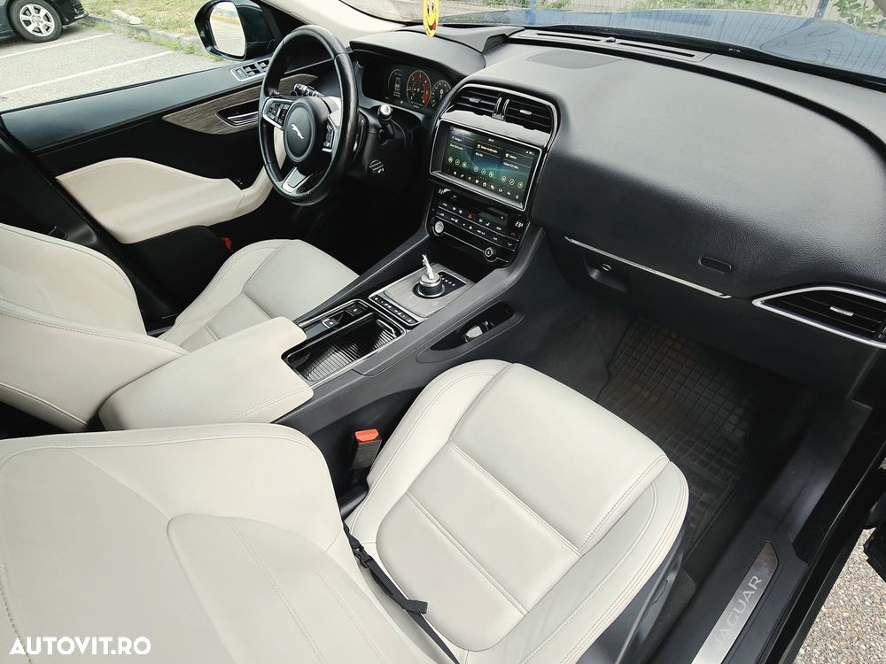 Jaguar F-Pace 20d RWD Prestige - 9