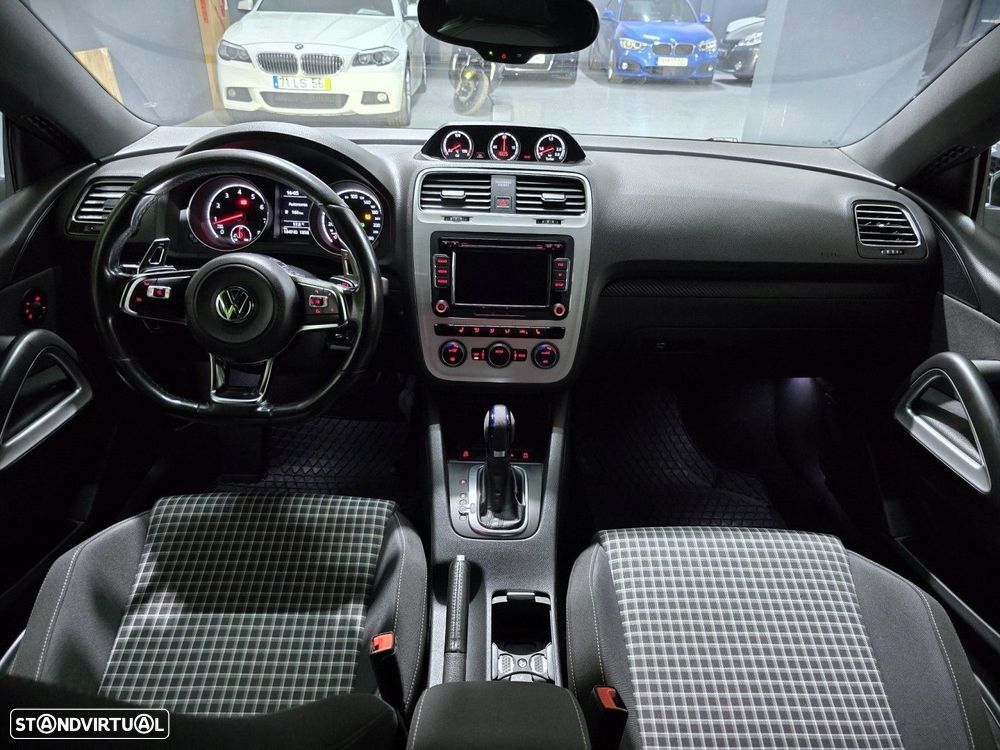 VW Scirocco 2.0 TSI BlueMotion DSG - 13