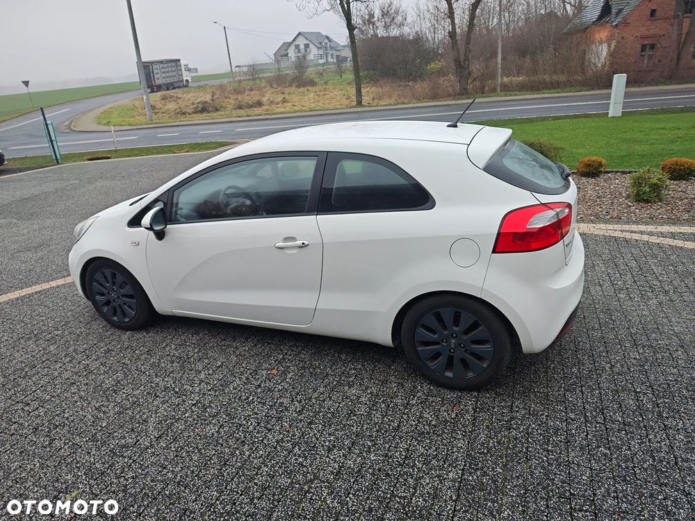 Kia Rio 1.4 Spirit - 8
