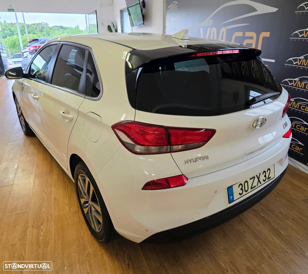 Hyundai i30 1.6 CRDI STyle+Navi - 11