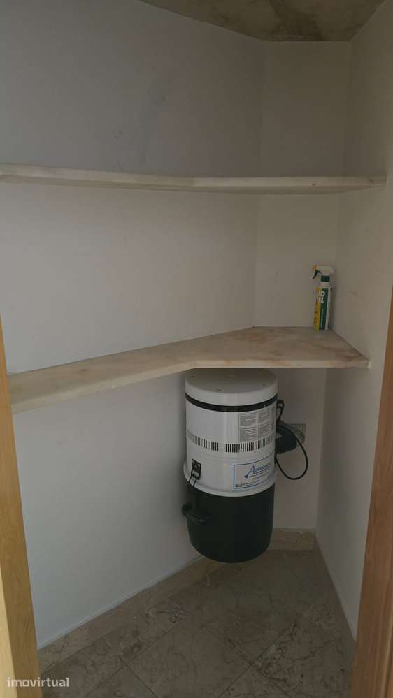 Apartamento T3 com garagem e varanda em Sacavém - Grande imagem: 5/13