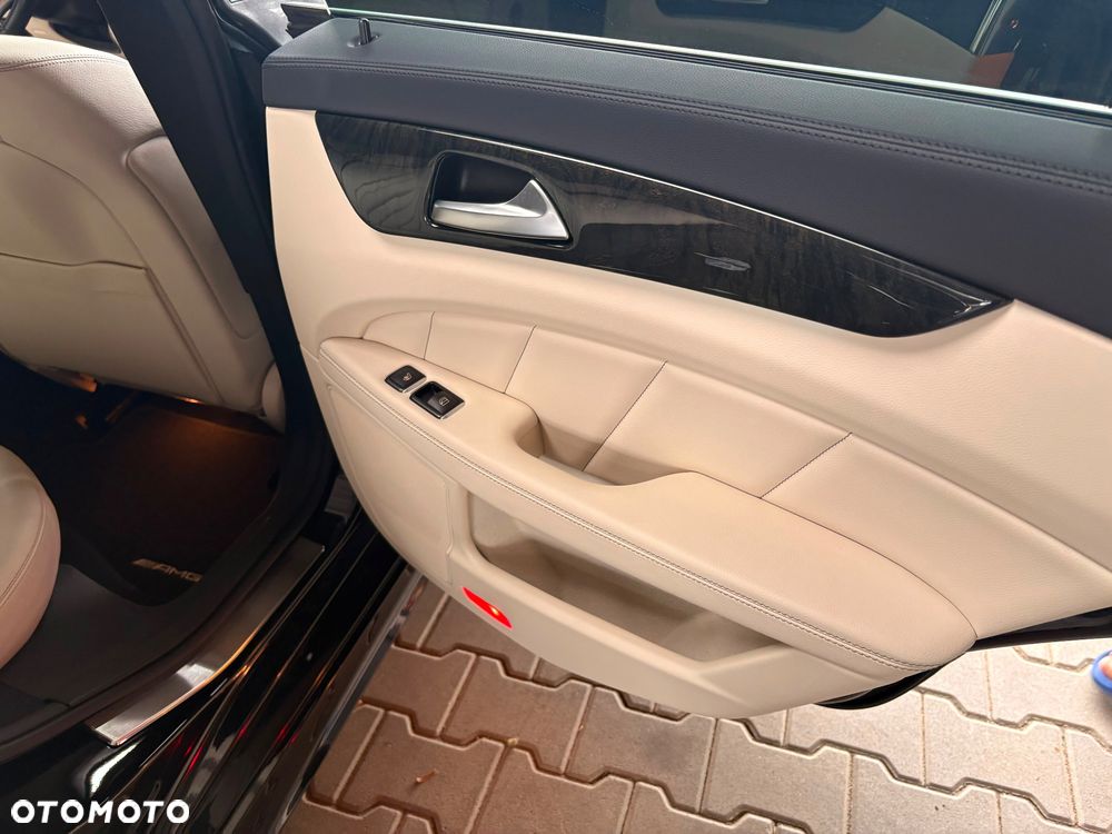 Mercedes-Benz CLS 500 4Matic BlueEFFICIENCY 7G-TRONIC Edition 1 - 17