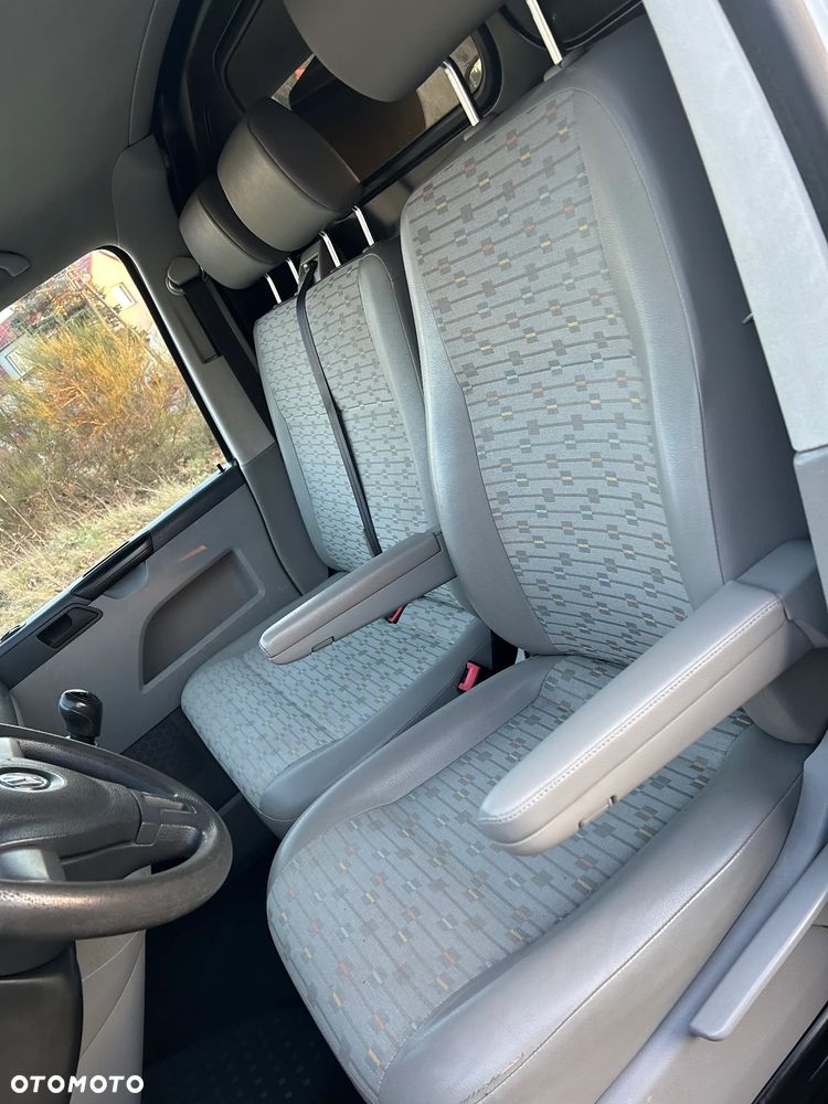 Volkswagen Transporter - 16