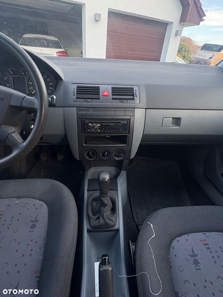 Skoda Fabia 1.2 HTP Basis - 15