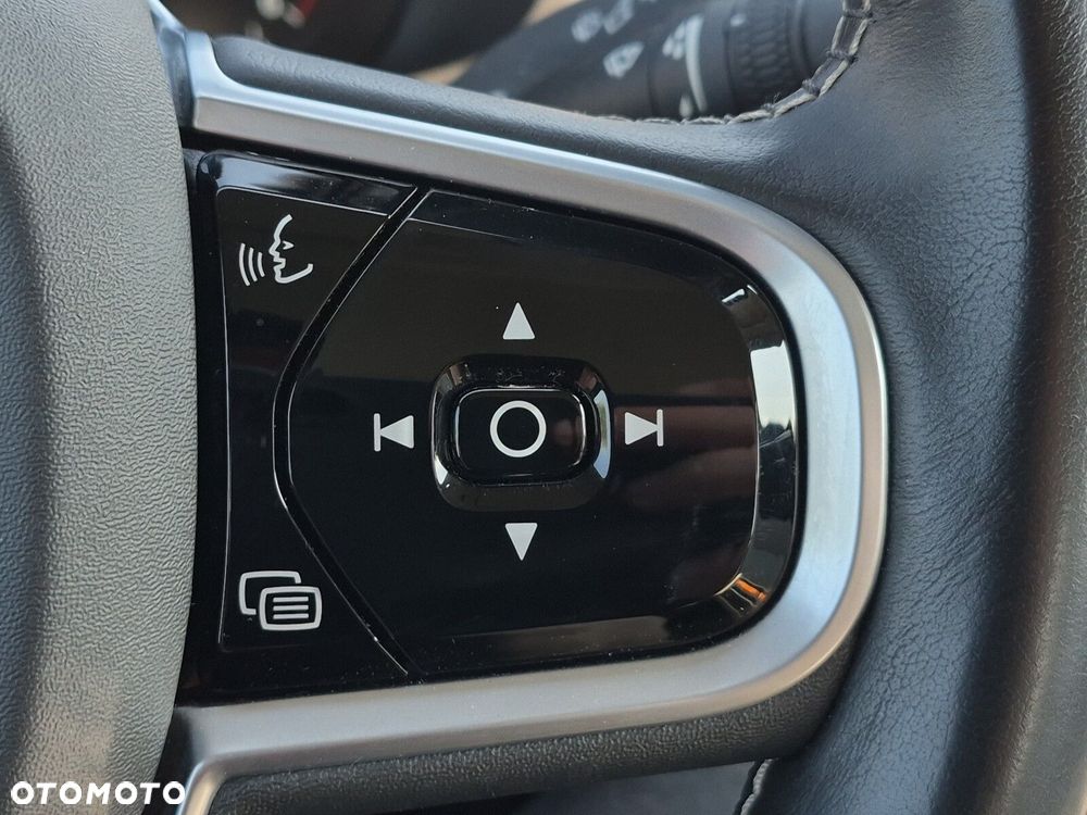 Volvo XC 60 D4 Momentum Pro - 18