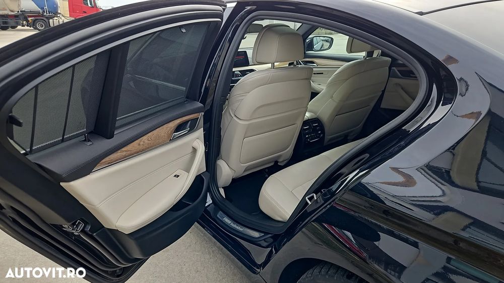 BMW Seria 5 530d xDrive AT - 15