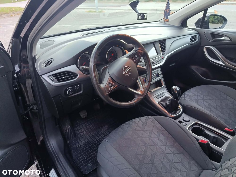 Opel Astra 1.4 T 120 Lat - 10