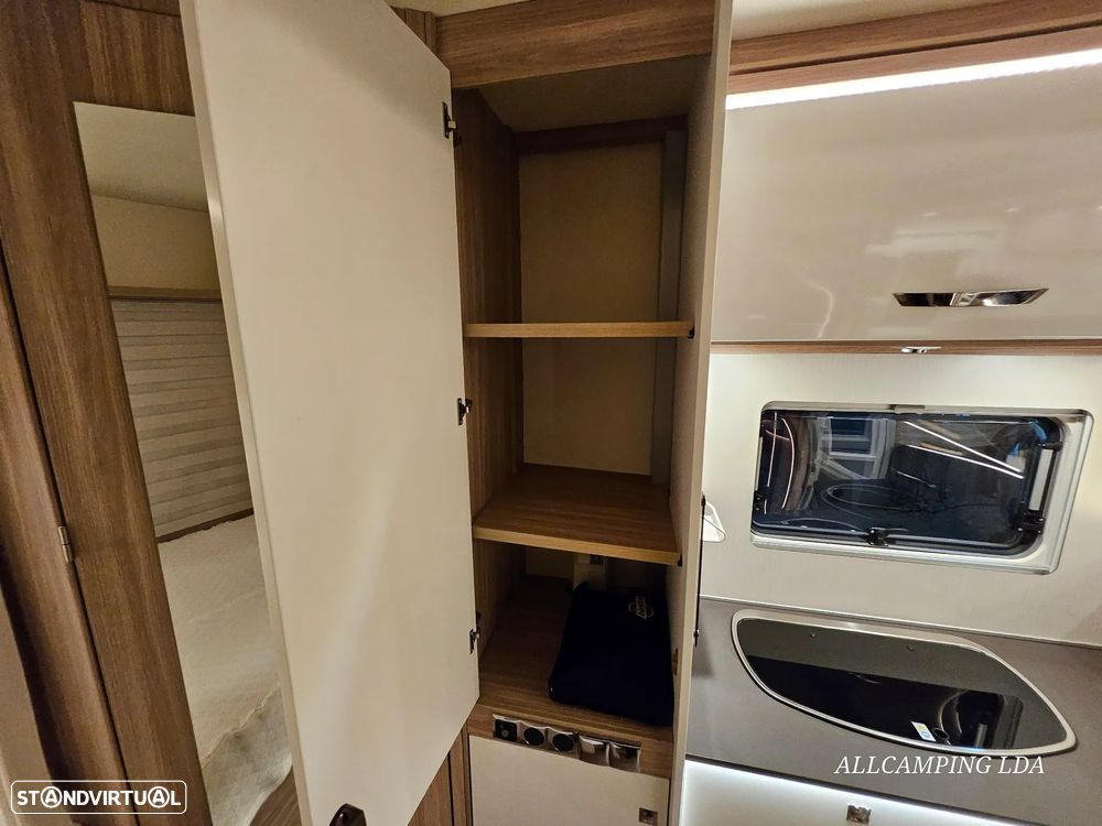 Burstner Delfin CAMA FRANCESA + BASCULANTE - 52