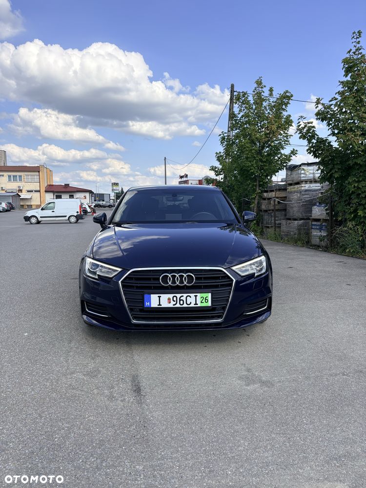 Audi A3 Sportback - 1