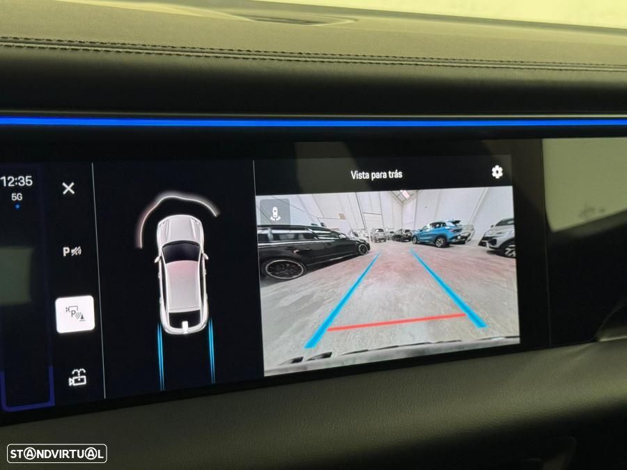 Porsche Macan Electric 4 - 39