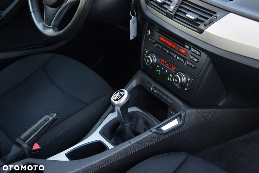 BMW X1 sDrive18i - 23