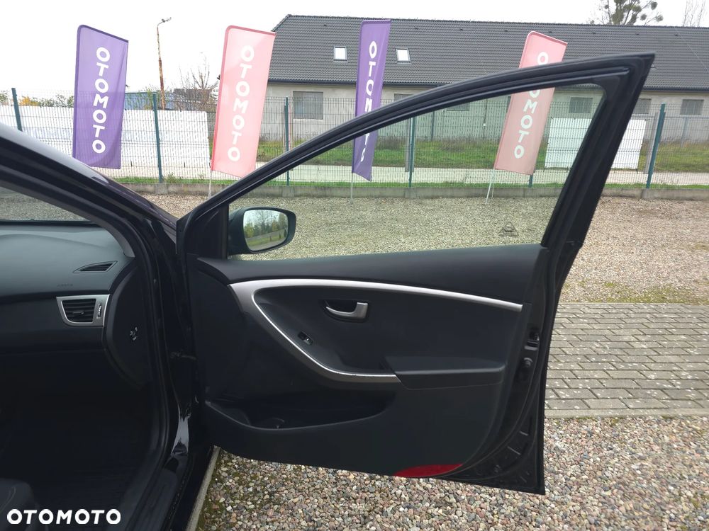 Hyundai i30 blue 1.4 Classic - 15