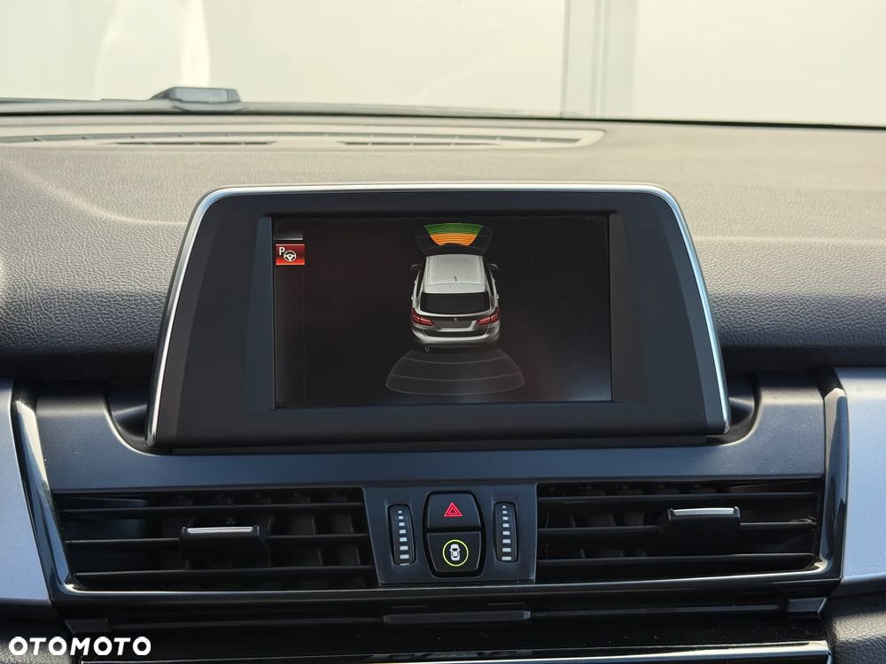 BMW Seria 2 216d Luxury Line - 25