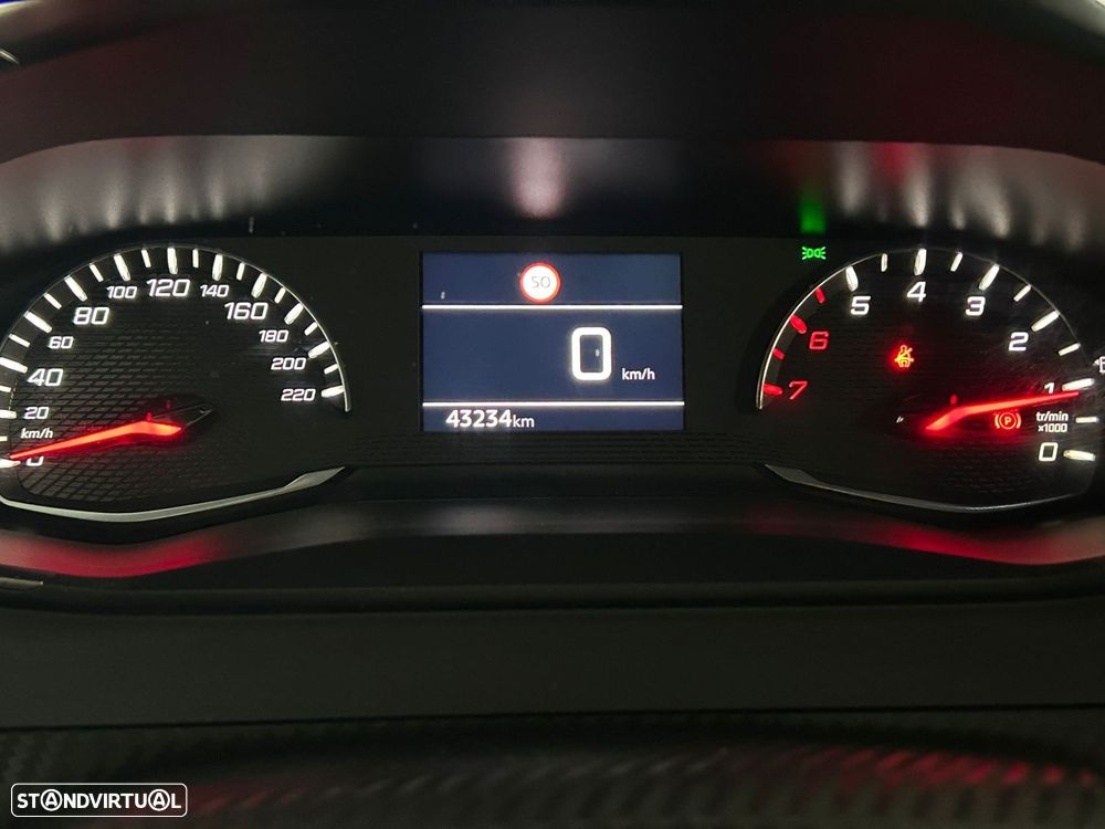 Peugeot 2008 1.2 PureTech Active - 19