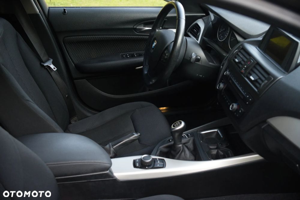 BMW Seria 1 116d EfficientDynamics Edition - 33
