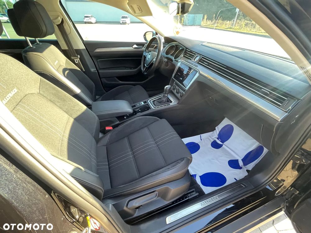 Volkswagen Passat Alltrack 2.0 TDI SCR 4Motion DSG - 17