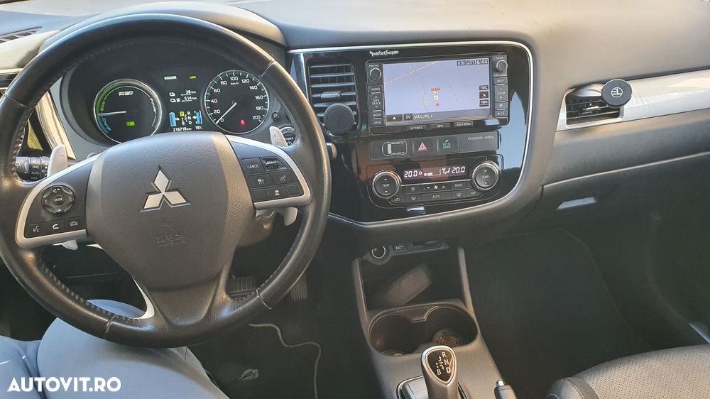 Mitsubishi Outlander 2.0 Litre DOHC MIVEC 4WD Instyle Navi - 5