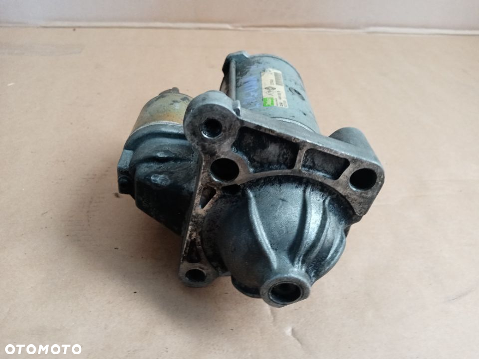 rozrusznik starter silnika Renault Laguna II 820075362 - 2