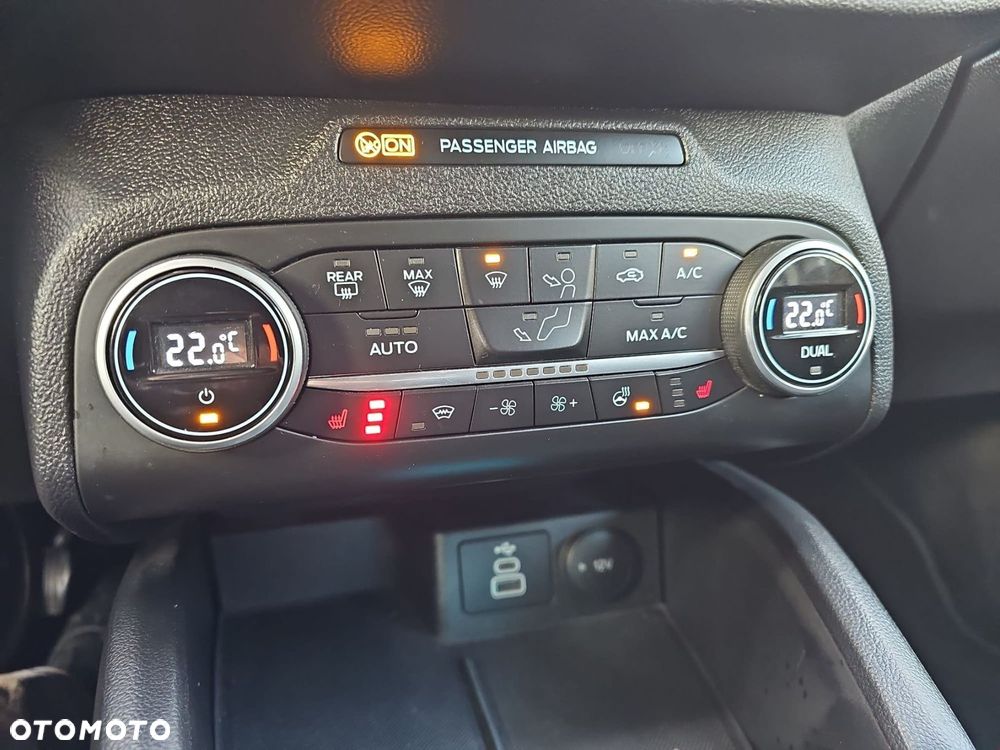 Ford Focus 1.0 EcoBoost Titanium - 33