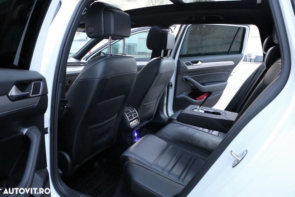 Volkswagen Passat Variant 2.0 TDI SCR 4Motion DSG (BMT) Highline - 12