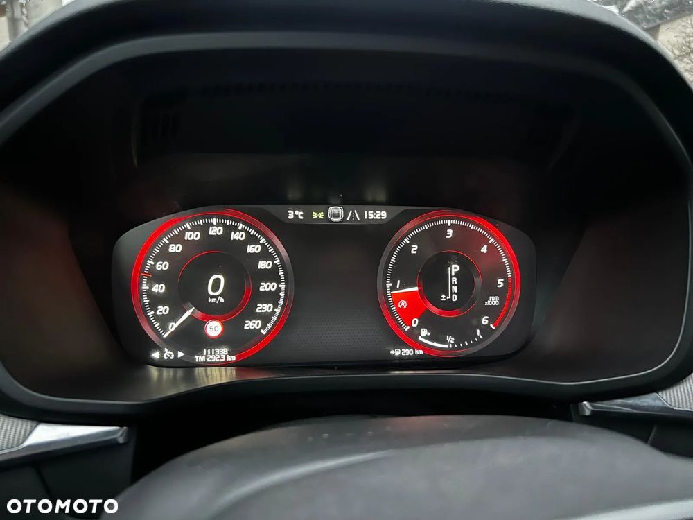 Volvo XC 60 D4 AWD R-Design - 8