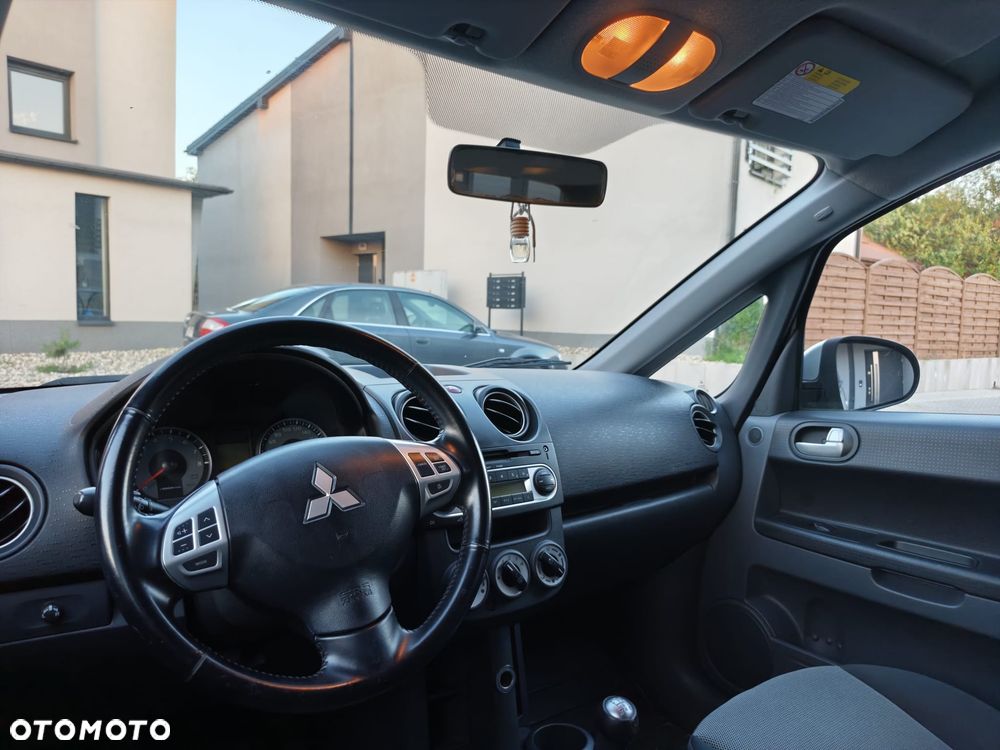 Mitsubishi Colt 1.3 Invite Edition Gold - 23