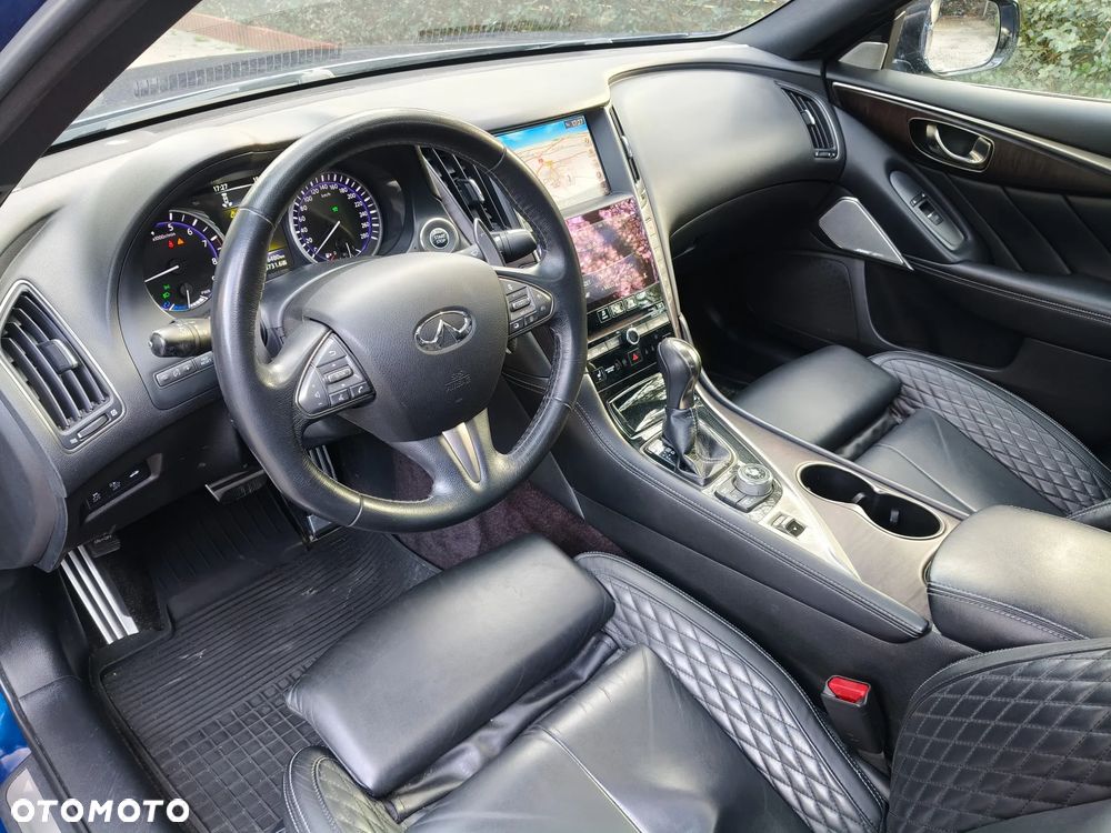 Infiniti Q50 Hybrid AWD Premium - 18