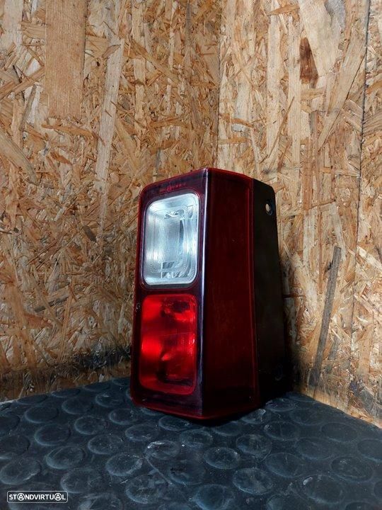FAROLIM TRASEIRO DIREITO PARA-CHOQUES RENAULT TRAFIC III COMBI - 1