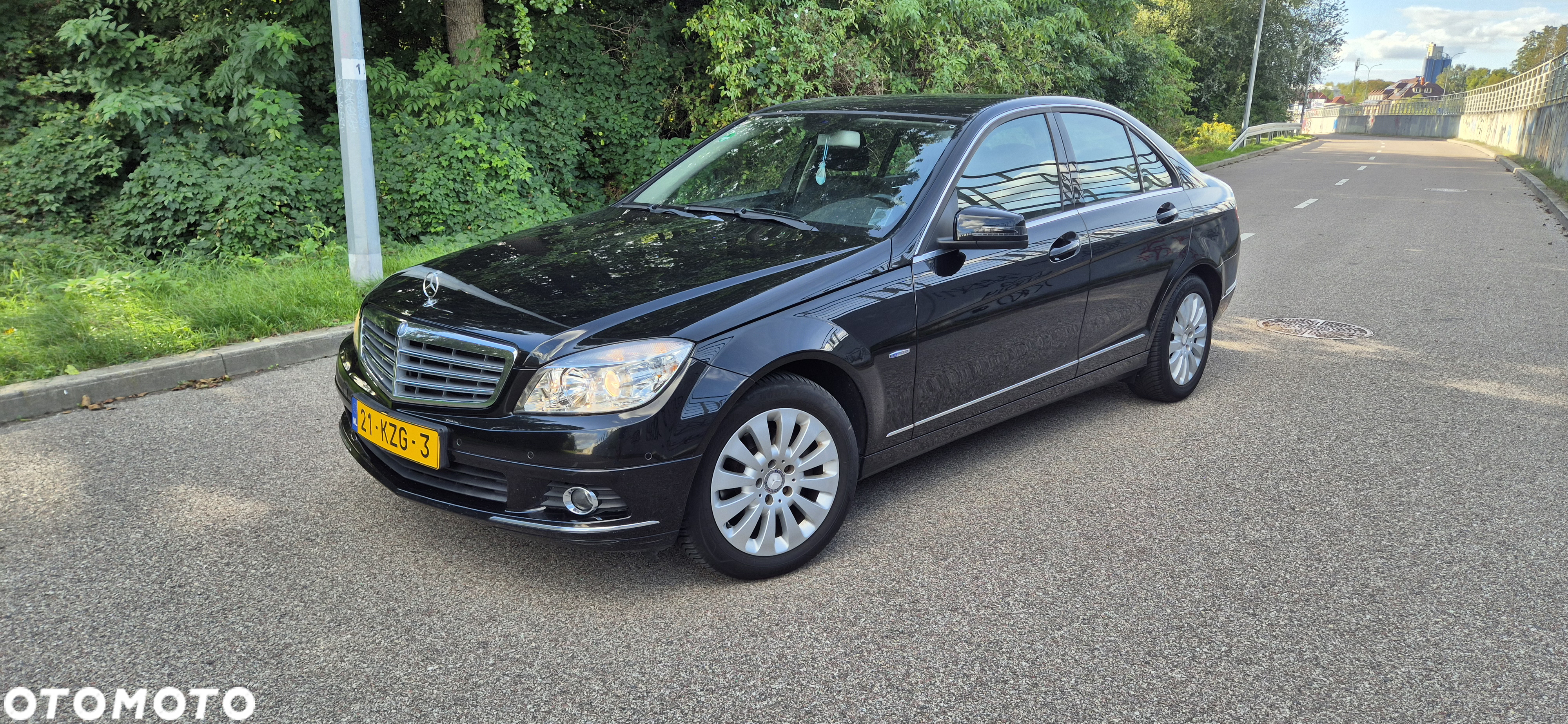 Mercedes-Benz Klasa C 180 K BlueEff Elegance - 8