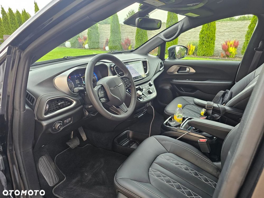 Chrysler Pacifica - 9