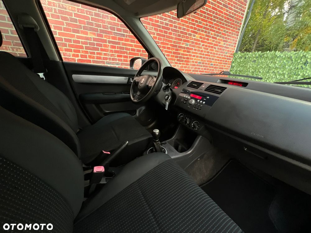 Suzuki Swift - 10