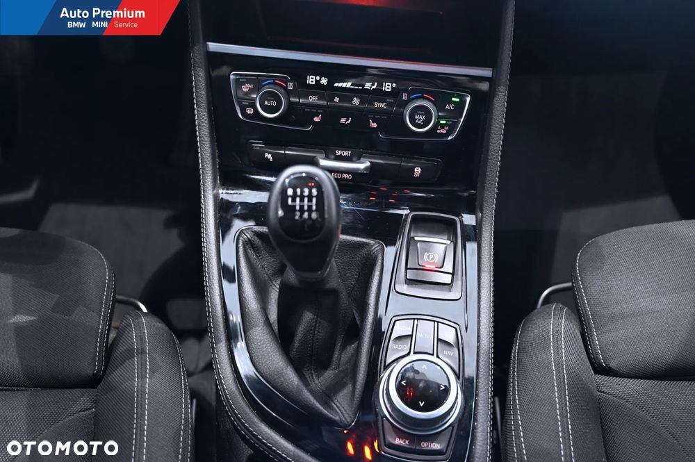 BMW Seria 2 218d - 16