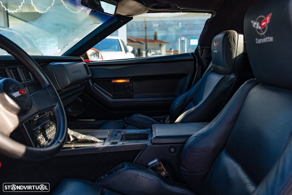 Chevrolet Corvette - 15